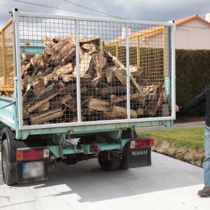 Livraison à domicile de bois en Vendée